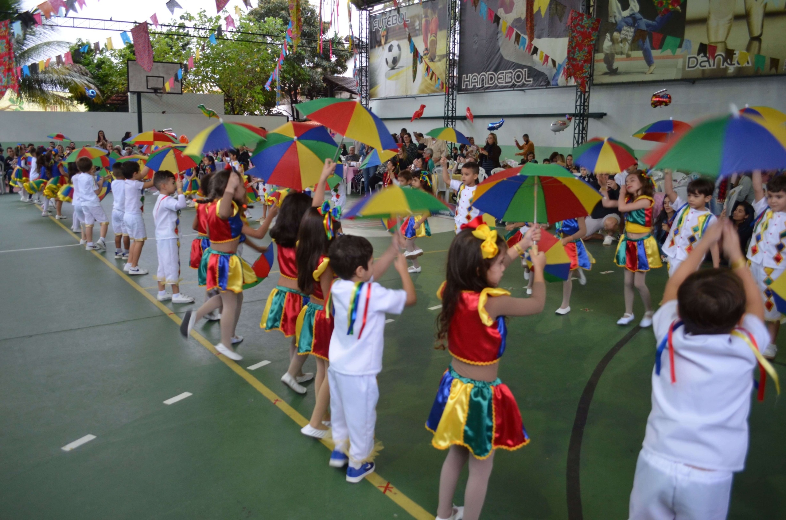 Educação Infantil abre a Festa Junina EML 2022